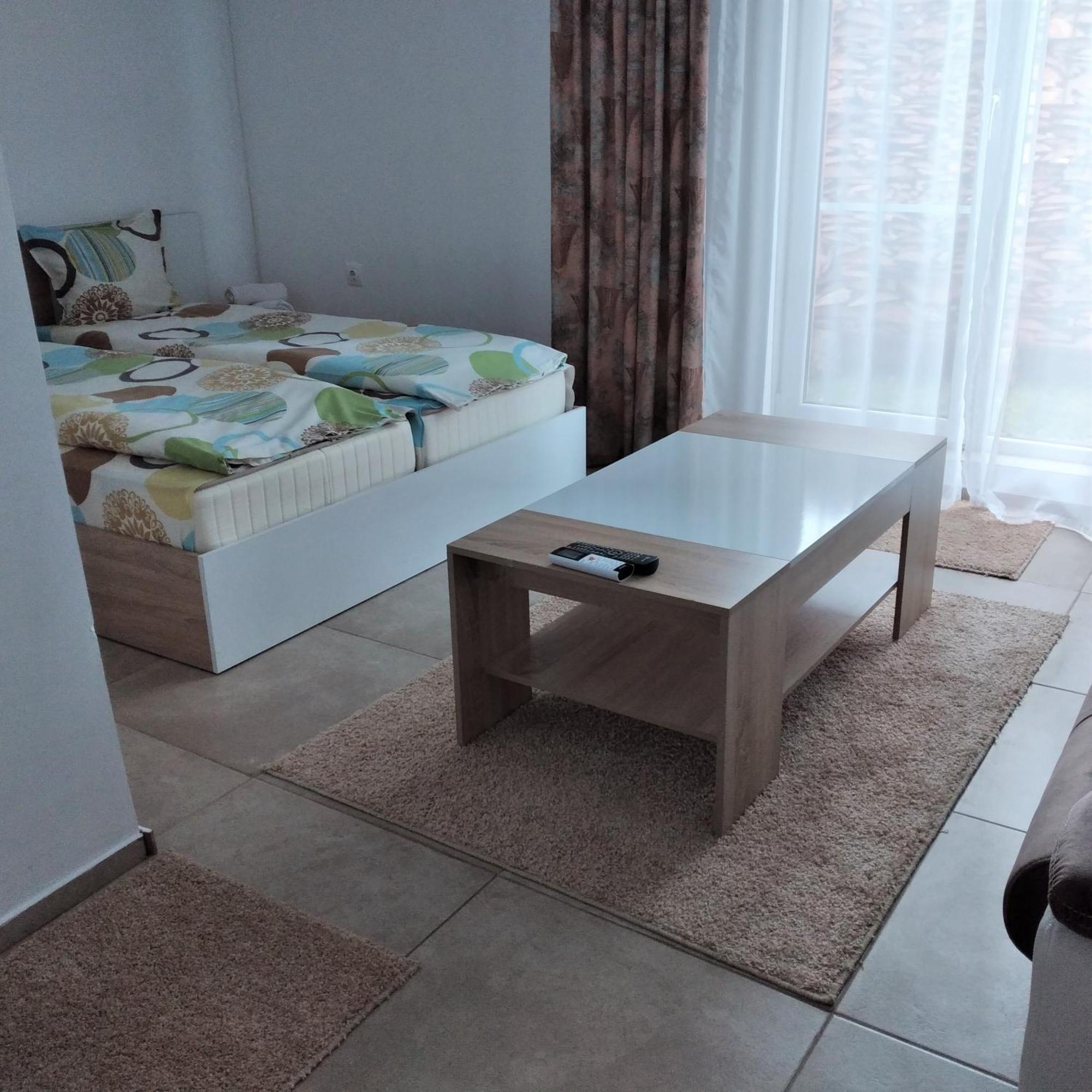 Vibo Guesthouse ساباريفا بانيا الغرفة الصورة