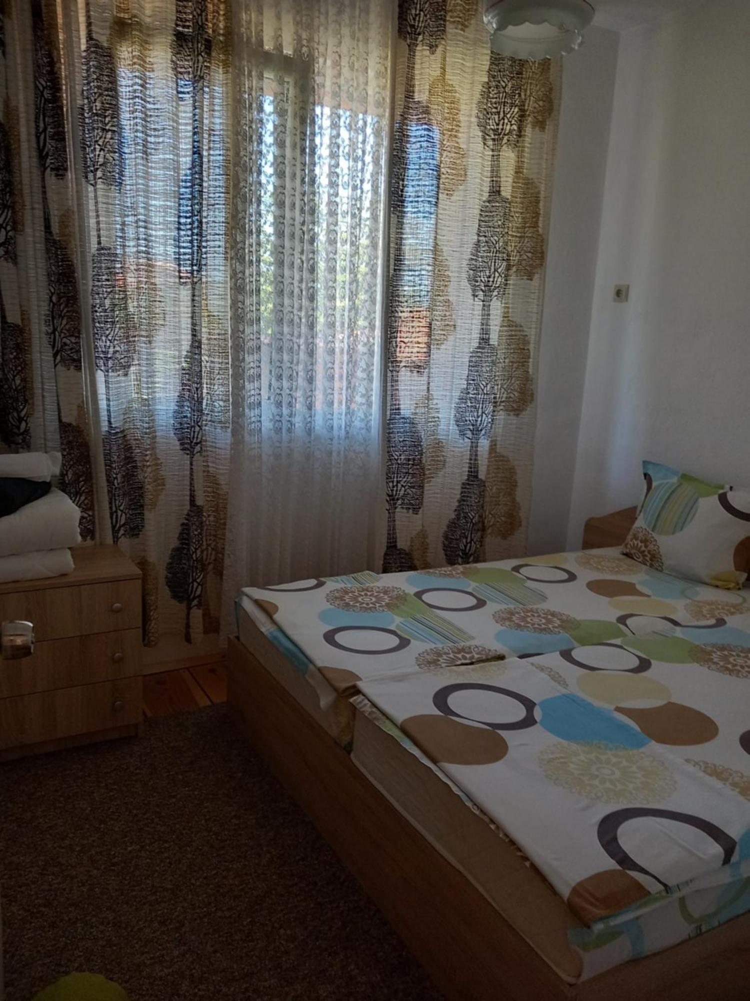 Vibo Guesthouse ساباريفا بانيا الغرفة الصورة