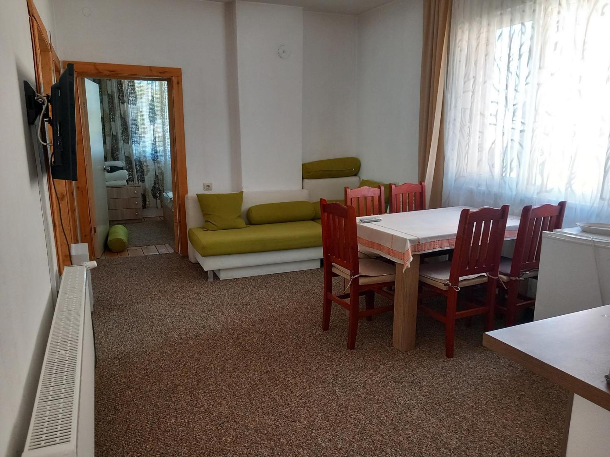 Vibo Guesthouse ساباريفا بانيا الغرفة الصورة