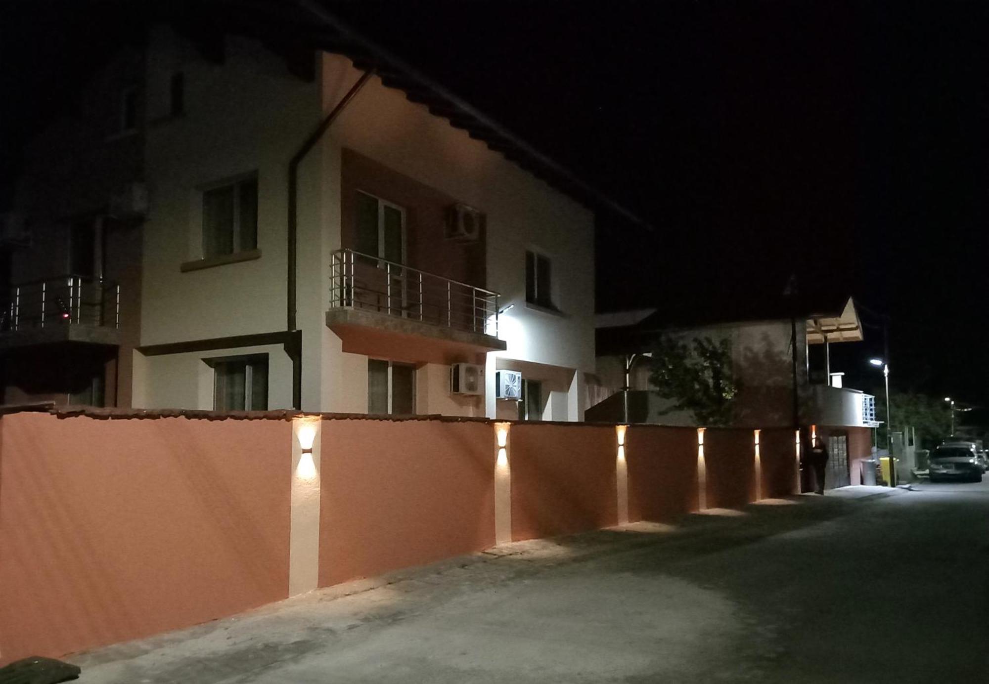 Vibo Guesthouse ساباريفا بانيا المظهر الخارجي الصورة