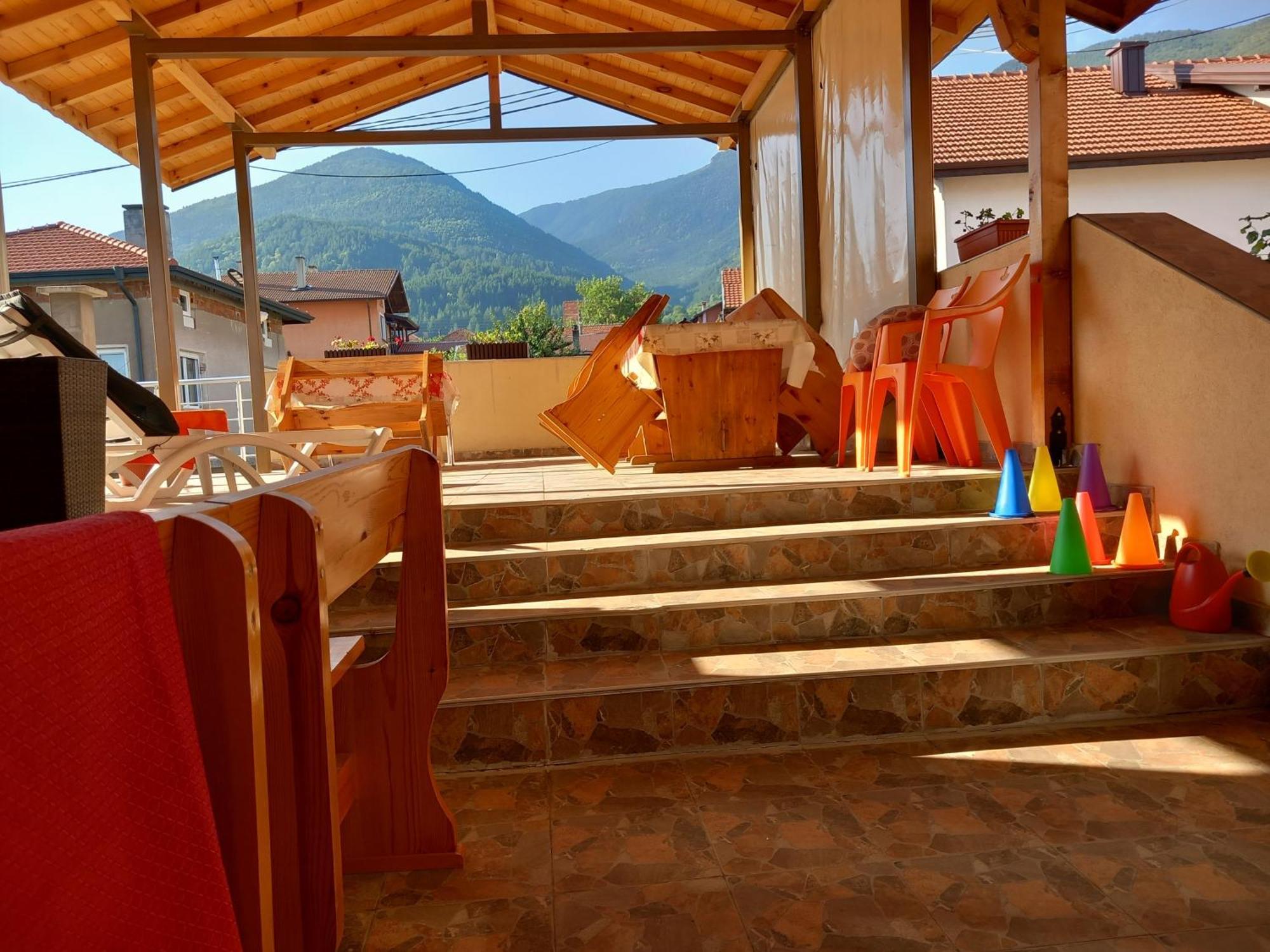 Vibo Guesthouse ساباريفا بانيا المظهر الخارجي الصورة
