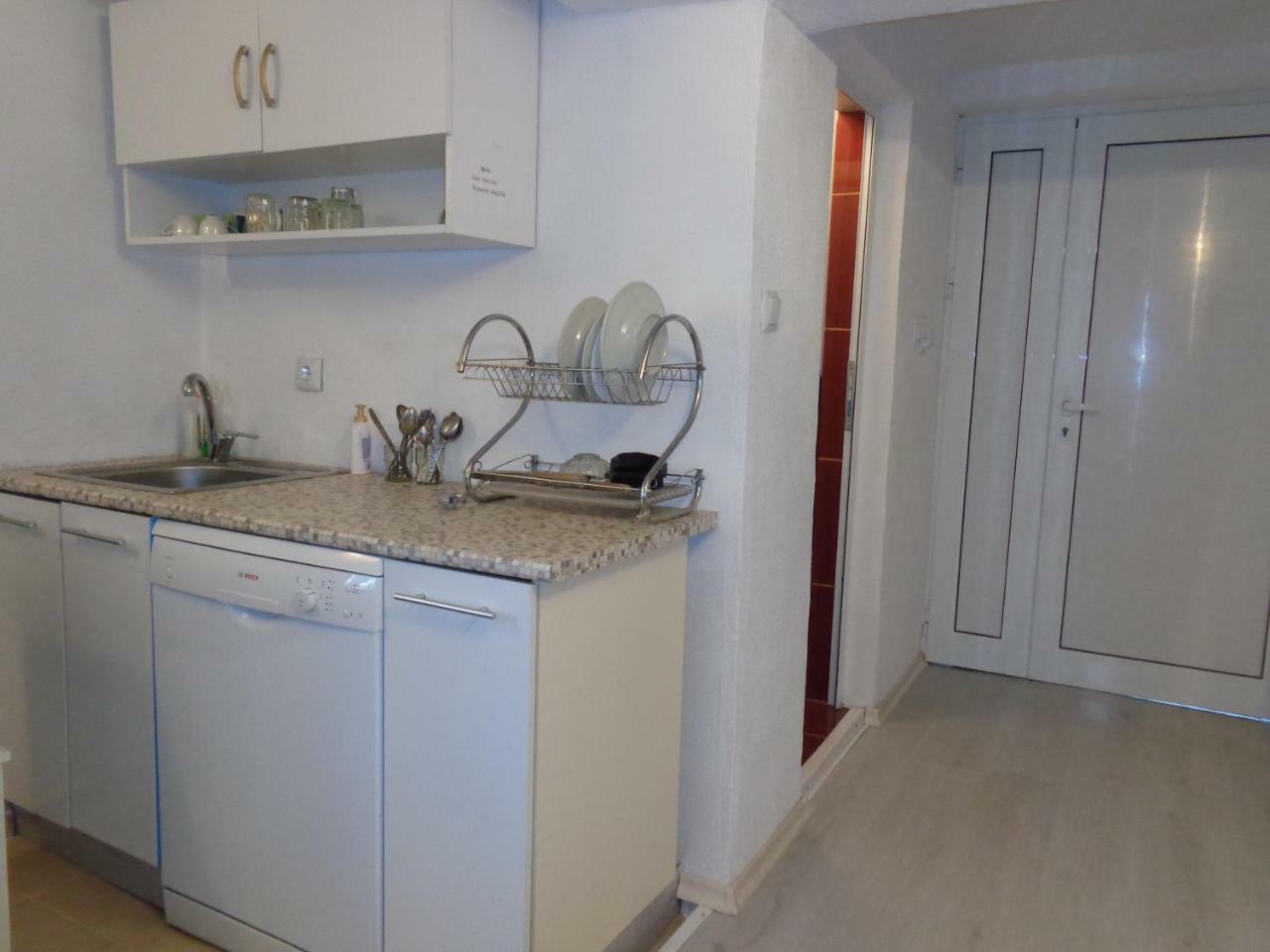 Vibo Guesthouse ساباريفا بانيا المظهر الخارجي الصورة