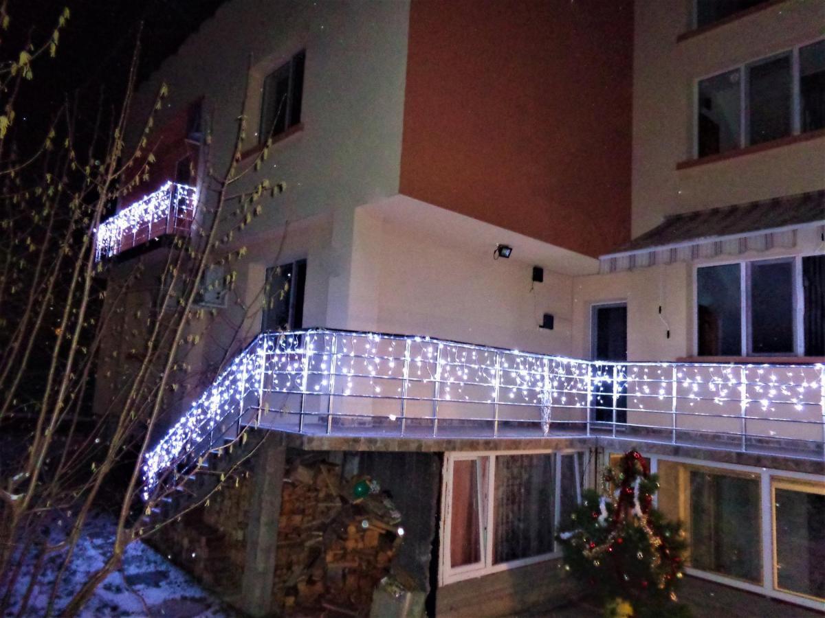 Vibo Guesthouse ساباريفا بانيا المظهر الخارجي الصورة